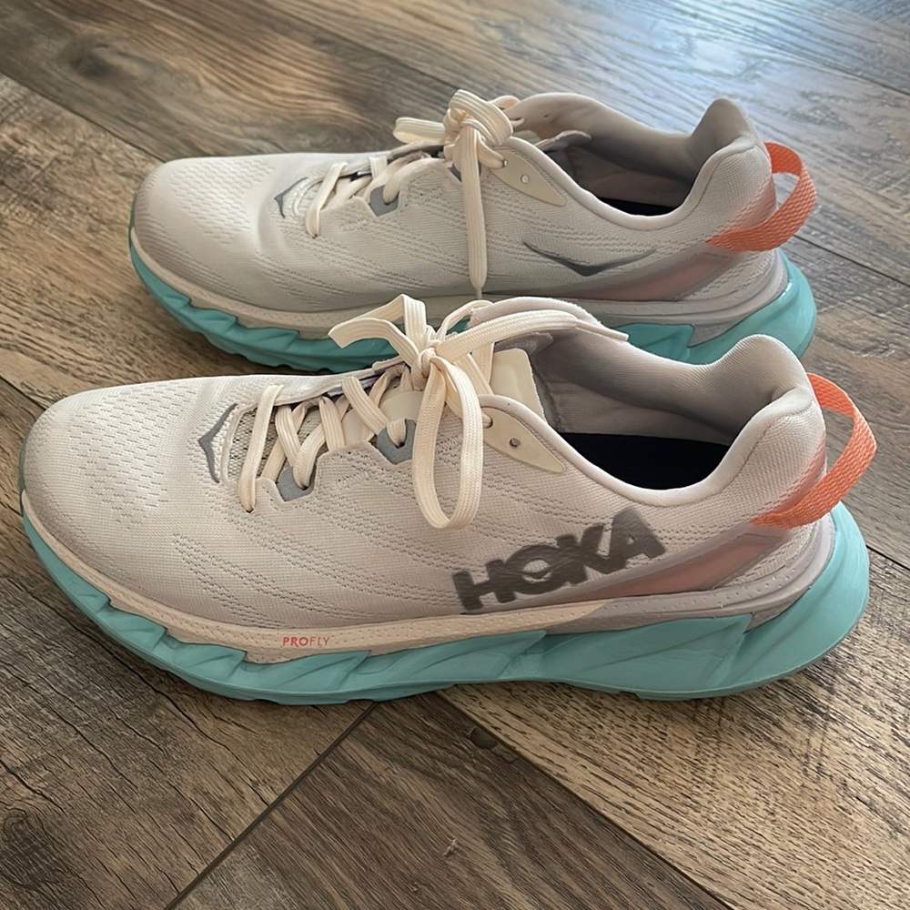 Women’s Hoka elevon 2